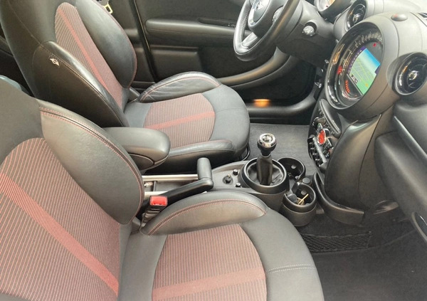 MINI Countryman cena 53900 przebieg: 146000, rok produkcji 2016 z Józefów małe 436